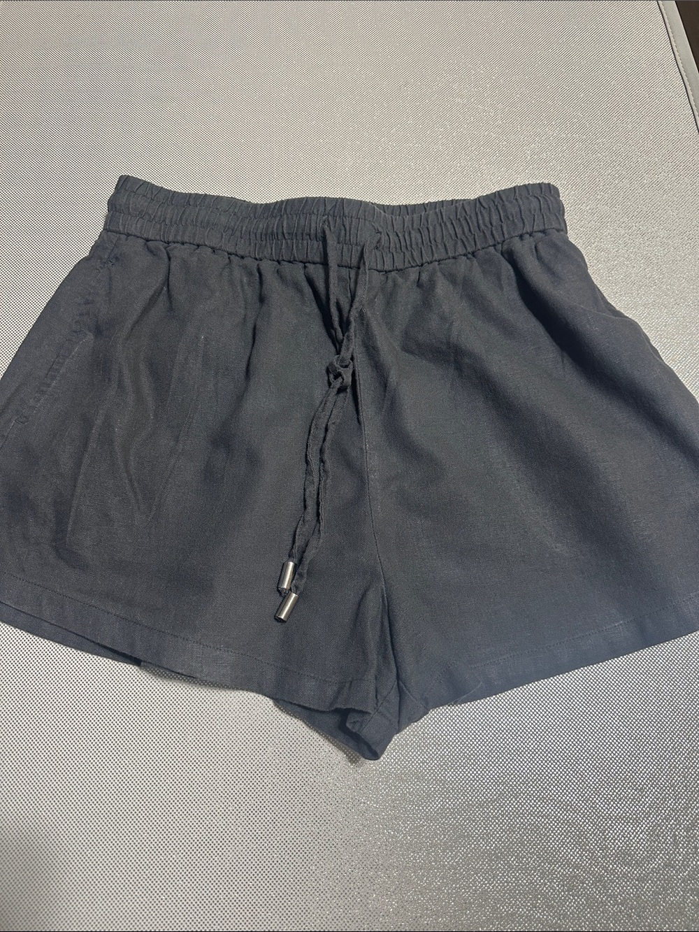 Zara Black Elastic-Waist Casual Shorts